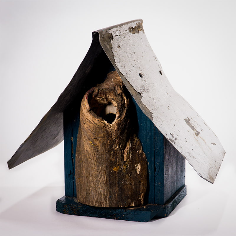 Natural Log Front Birdhouse-4A