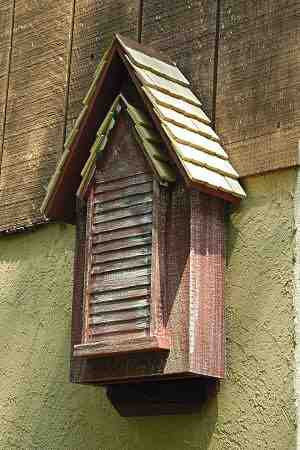 Victorian Bat House in Red-Whitewash